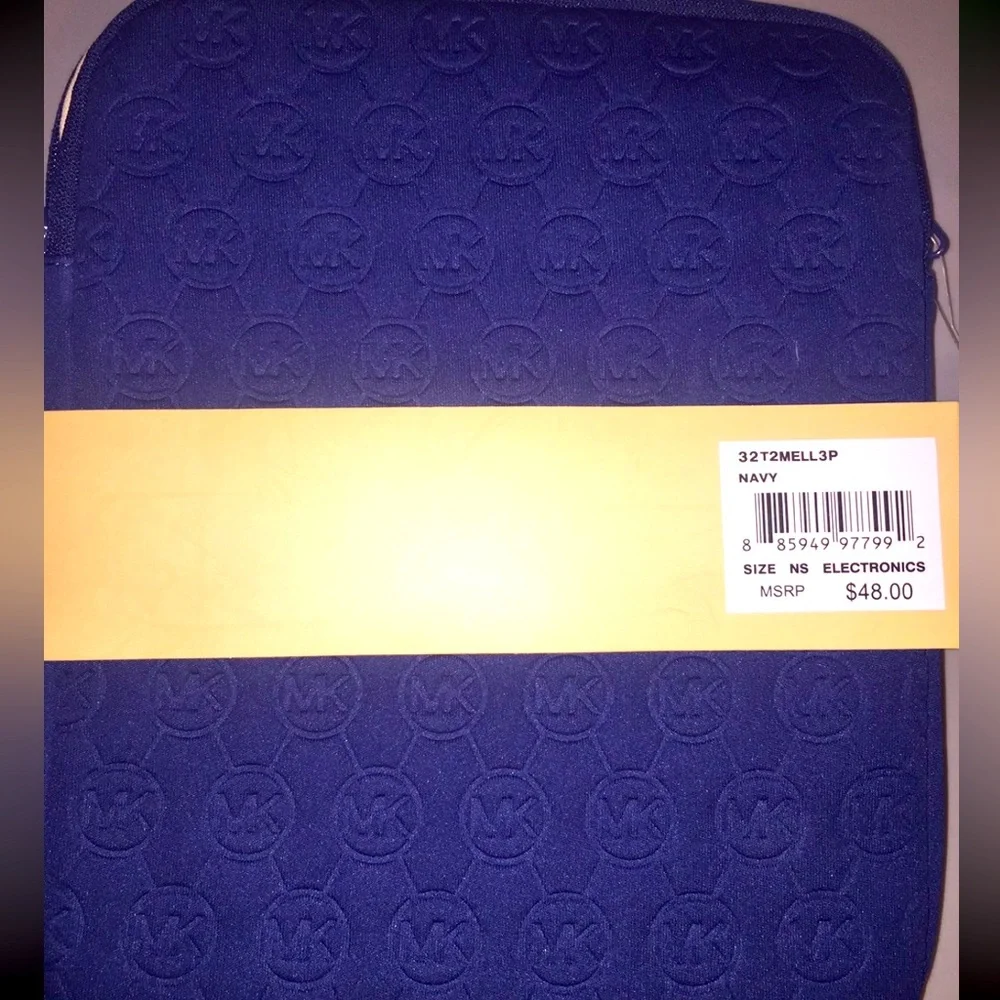 ⭐️⭐️HOST PICK⭐️⭐️ NWT Michael‎ Kors Electronics Case